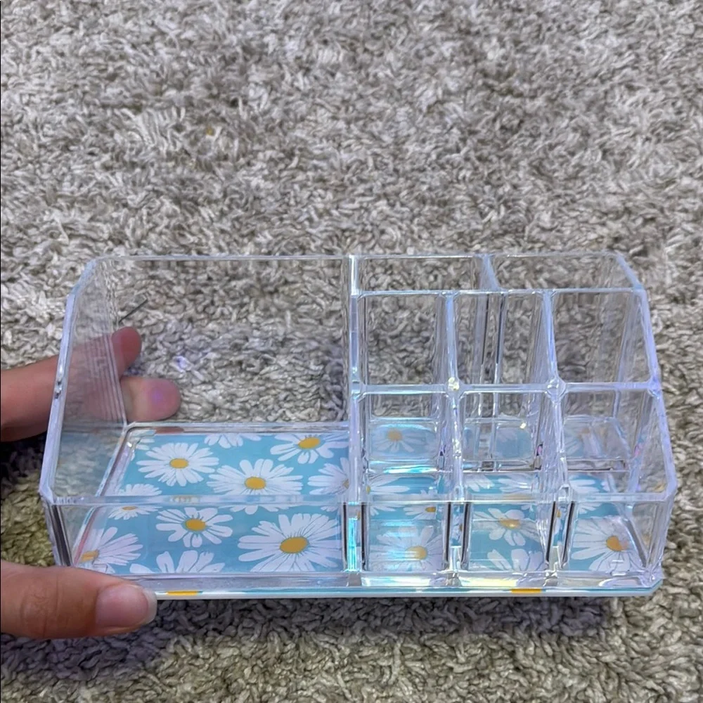 Clear Acrylic Daisy Organizer